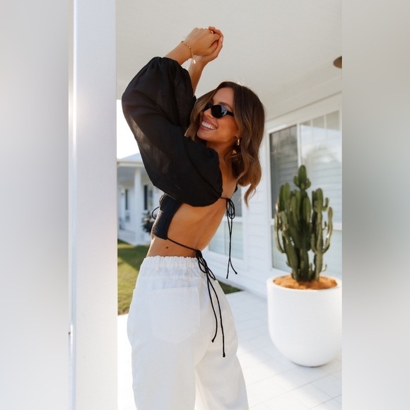 HELLO MOLLY Jordan Crop Top In Black - Picture 3 of 9